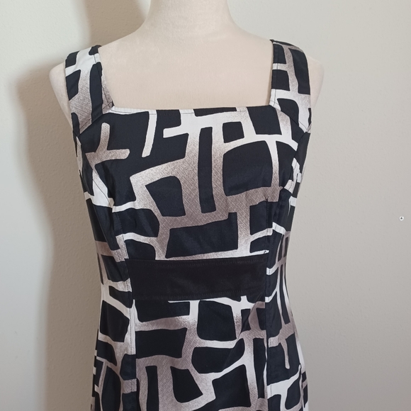 IZ Byer Black and White Abstract Sleeveless Midi Dress Size 8 - Picture 2 of 6